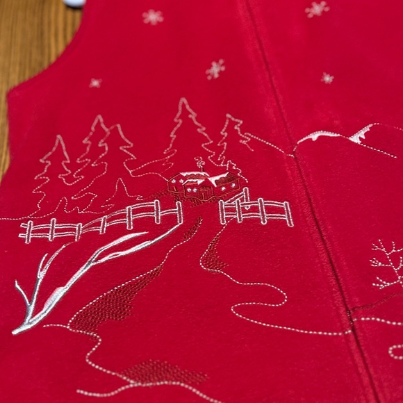 Northern Reflections Embroidered Red Vest XL - Picture 10 of 12